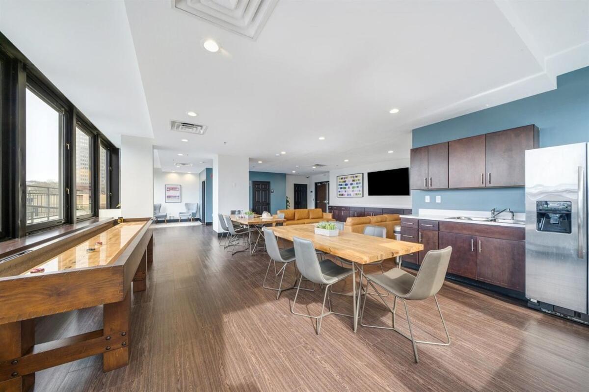 Modern Chic Heart Of Pittsburgh 24-7 Parking Gym Lounge Leilighet Eksteriør bilde